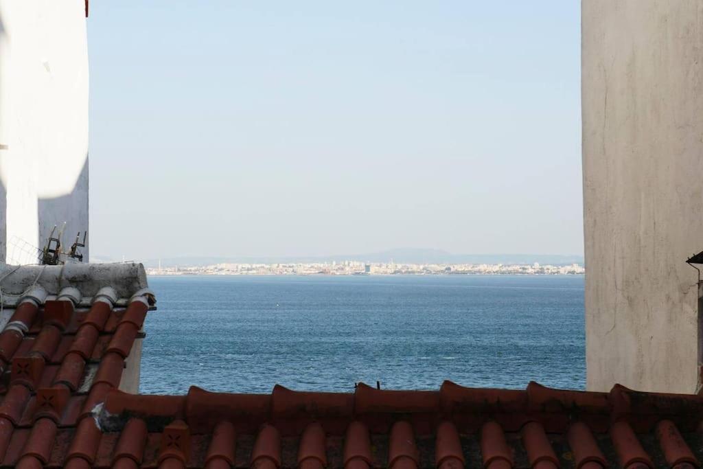 Two Bedroom Apt In Historic Location! Close To The River Lisboa Exterior foto
